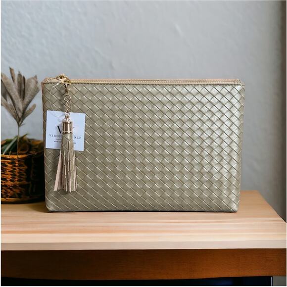 NWT! Virginia Wolf Mimi Metallic Gold Woven Clutch - Picture 1 of 11